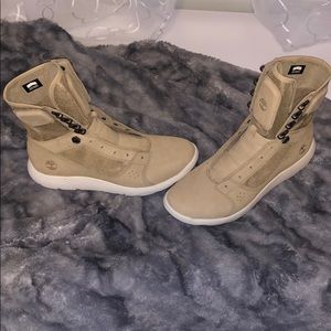 Men’s Timberland Boots. Size 9.5.